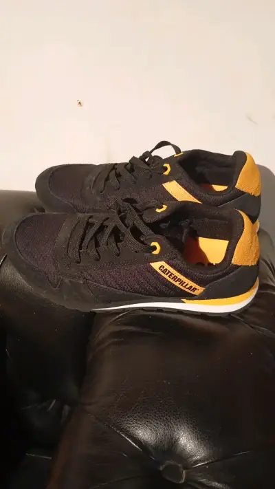 Zapatillas deportivas negras y amarillas Caterpillar - miniatura 3