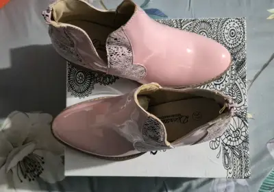 Botines rosados de charol con tacón grueso - miniatura 2