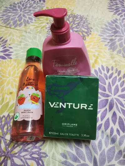 Set de productos Oriflame: perfume, jabón íntimo y gel de baño - miniatura 1