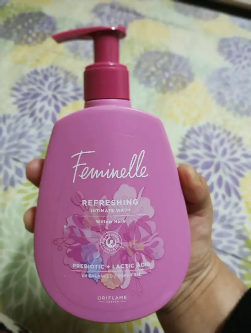Set de productos Oriflame: perfume, jabón íntimo y gel de baño - 3