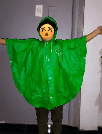 Poncho impermeable verde para lluvia - miniatura 2