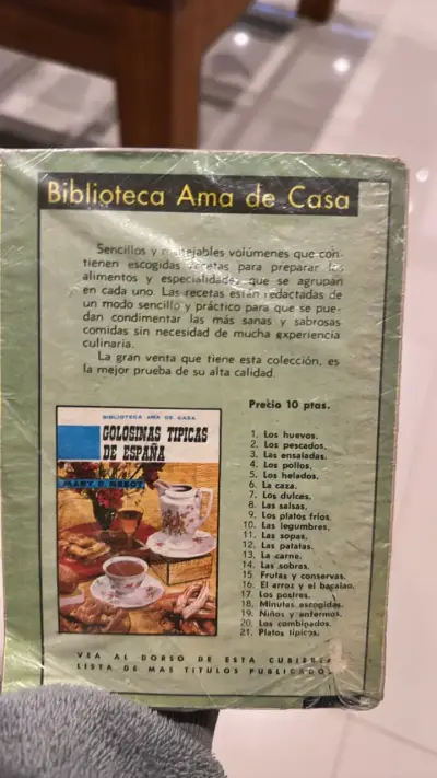 Libro 'Un Triste Ciprés' de Agatha Christie - miniatura 2