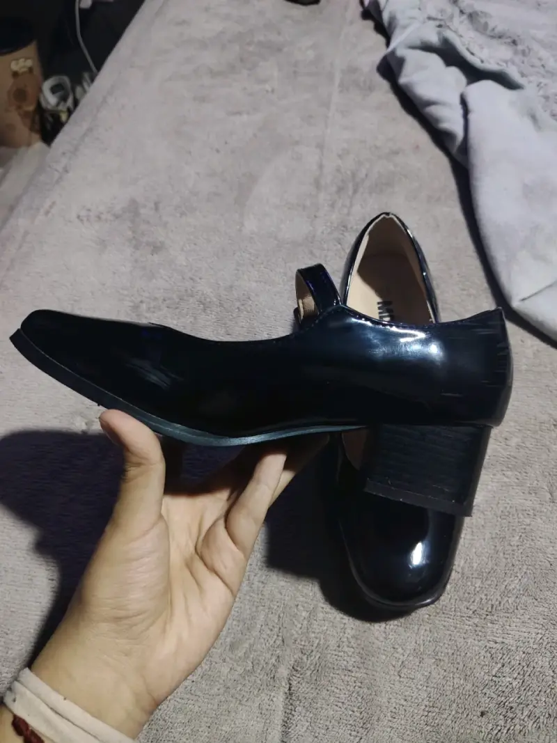 Zapatos de charol negros con taco para mujer - 4