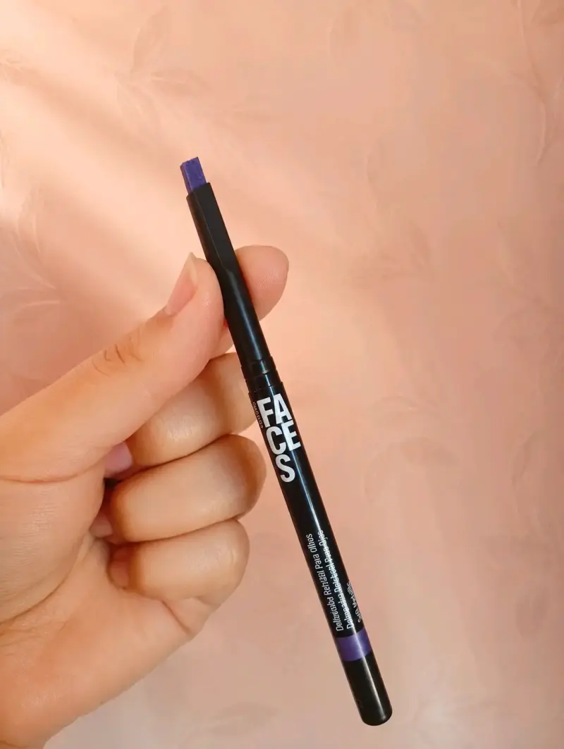 Delineador retráctil para ojos Faces color morado
