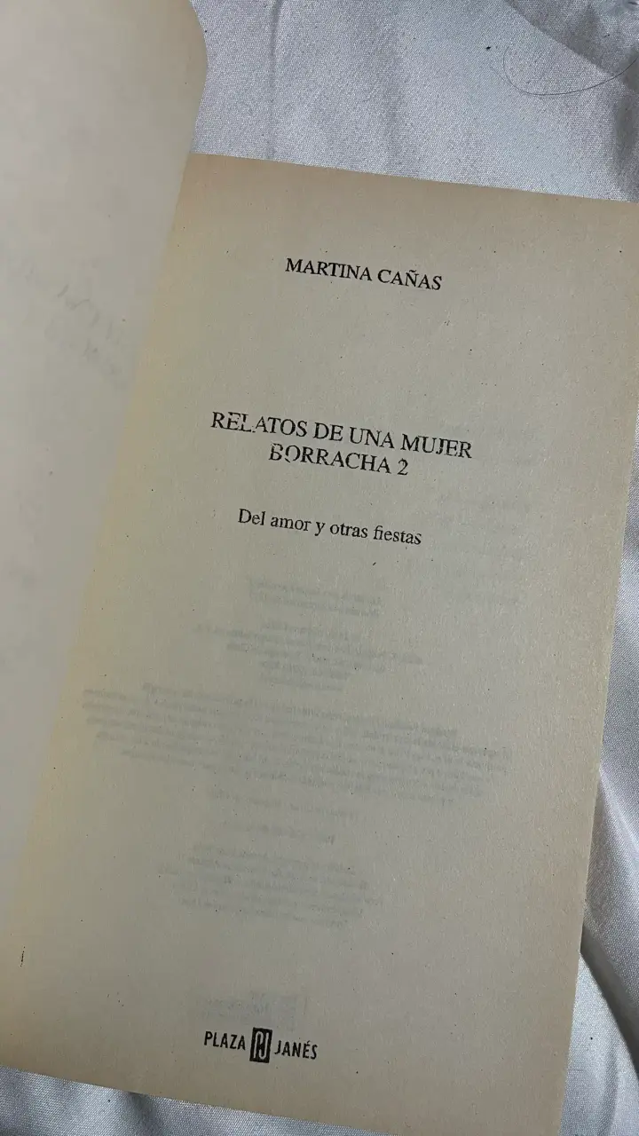 Libro Relatos de una Mujer Borracha 2 - 3