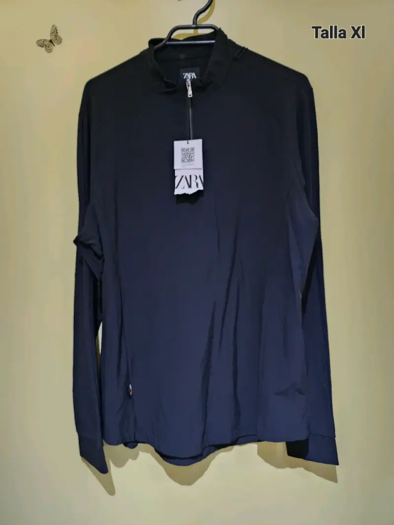Polerón negro Zara talla XL con cierre
