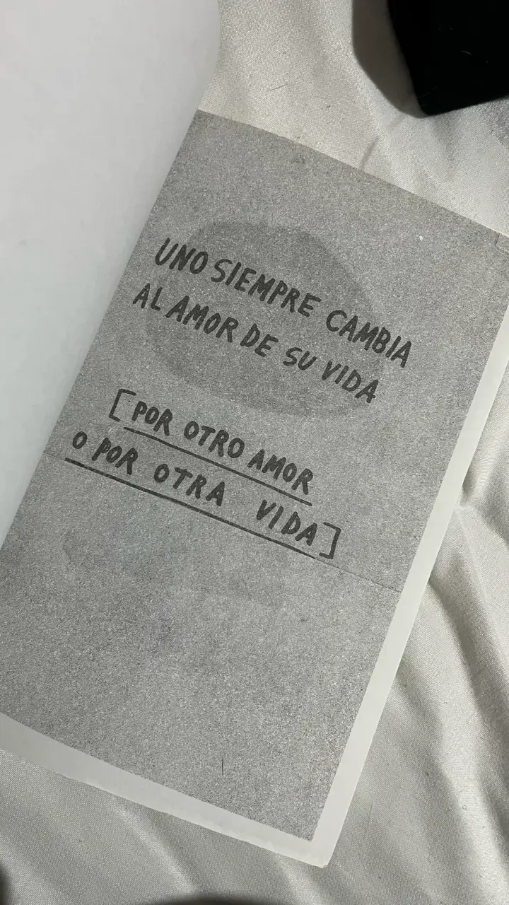 Libro 'Uno Siempre Cambia Al Amor De Su Vida' - 3
