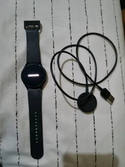 Reloj inteligente Samsung Galaxy con cargador - miniatura 1