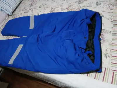 Chaqueta beige con detalles negros para hombre - miniatura 4
