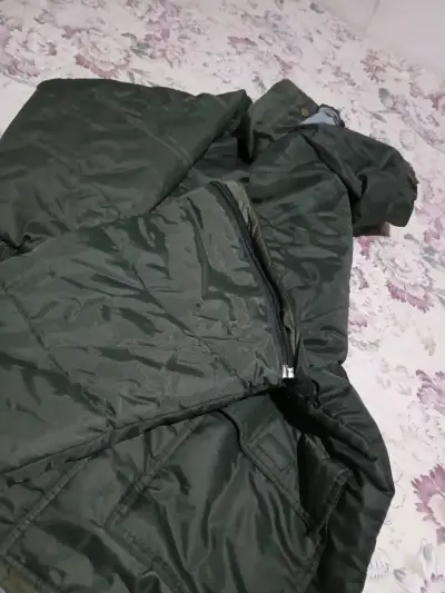 Chaqueta beige con detalles negros para hombre - miniatura 6