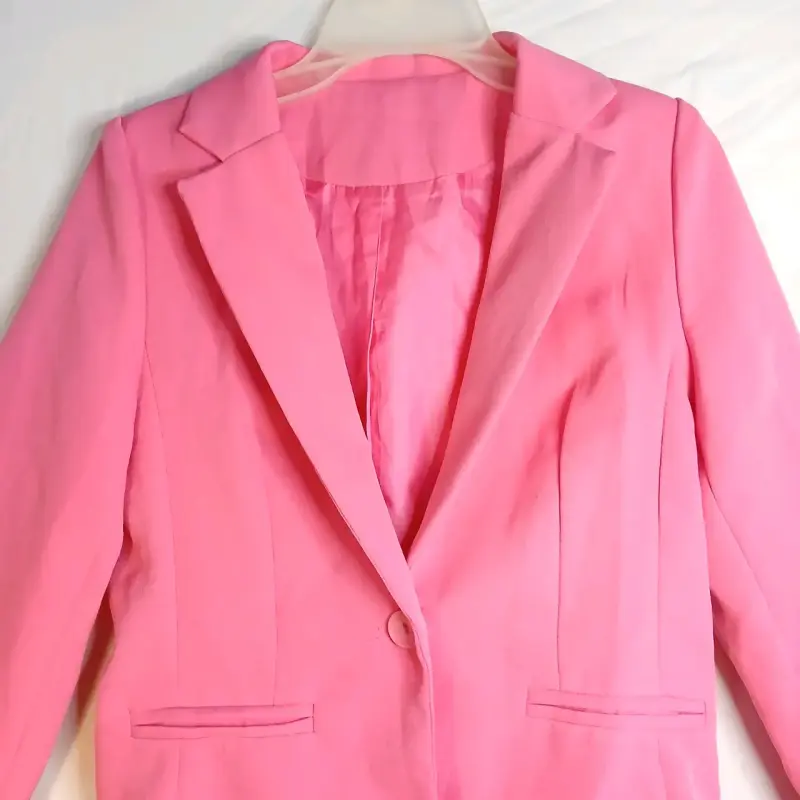 Blazer rosa para mujer elegante - 1