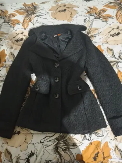 Abrigo negro de lana para mujer - miniatura 1
