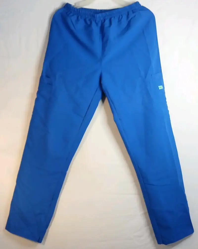 Uniforme médico azul con detalles blancos - 3