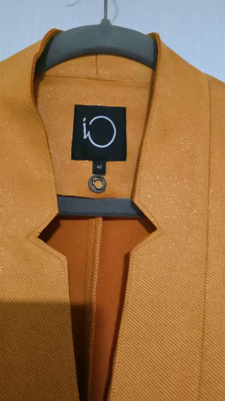 Blazer mostaza elegante para mujer IO - 2