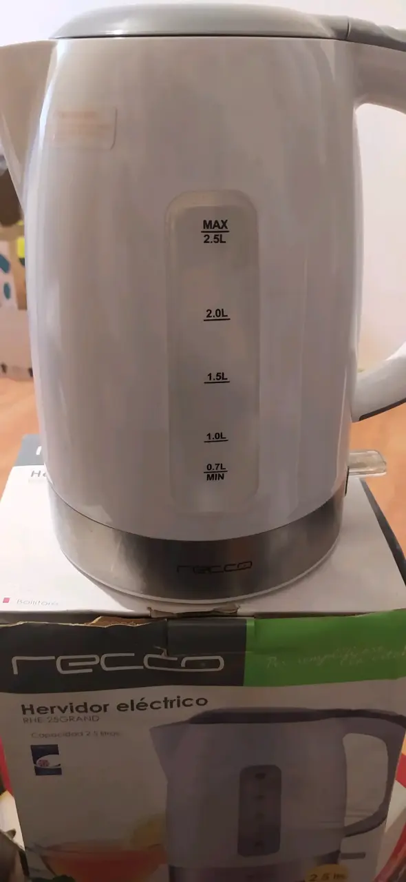 Hervidor eléctrico Recco 2.5L blanco - 3
