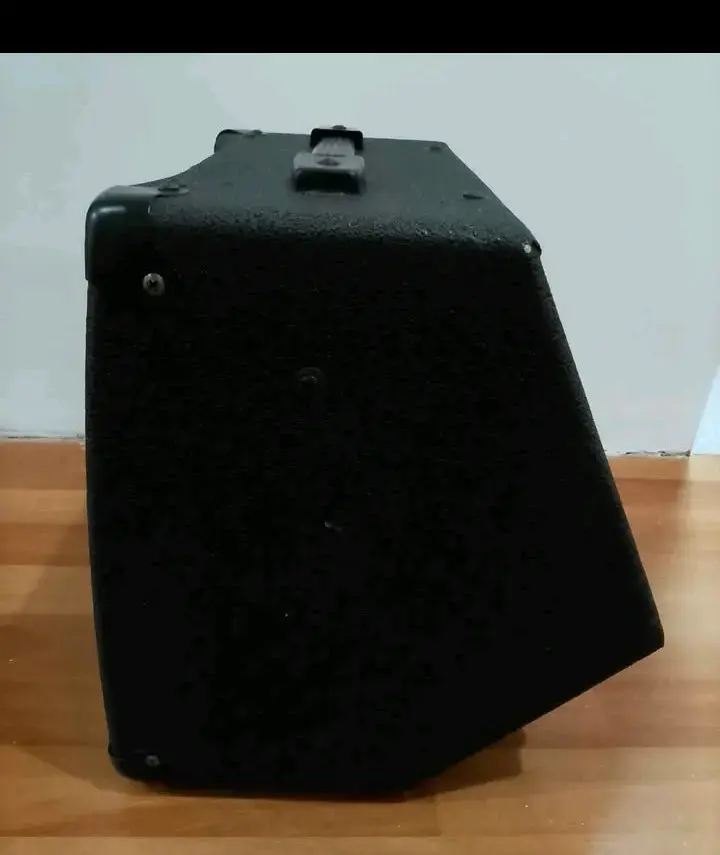 Amplificador de Bajo Laney RB1 compacto - 2