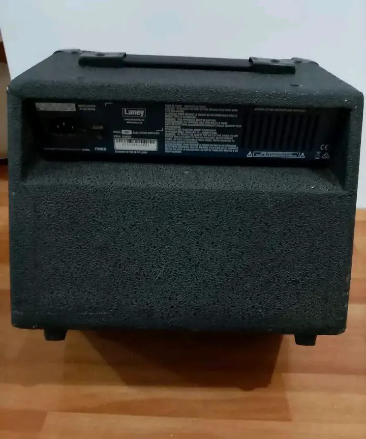 Amplificador de Bajo Laney RB1 compacto - 4
