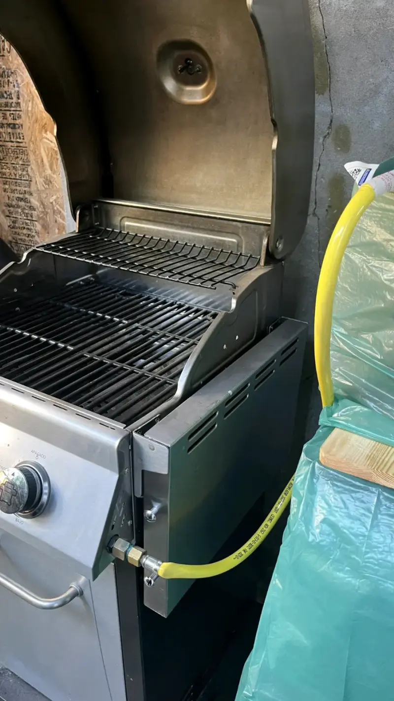 Parrilla a gas Bosca con tapa y ruedas - 4
