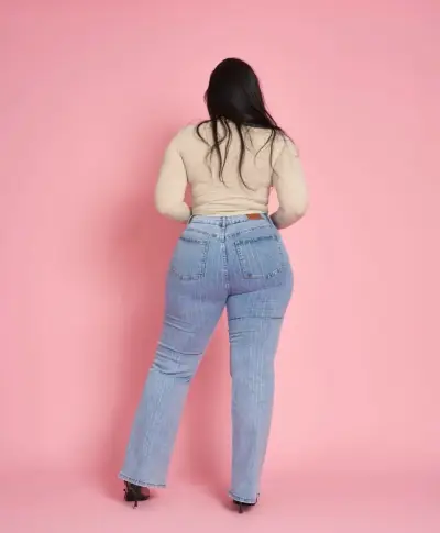 Jeans Menina para mujer con diseño moderno - miniatura 2