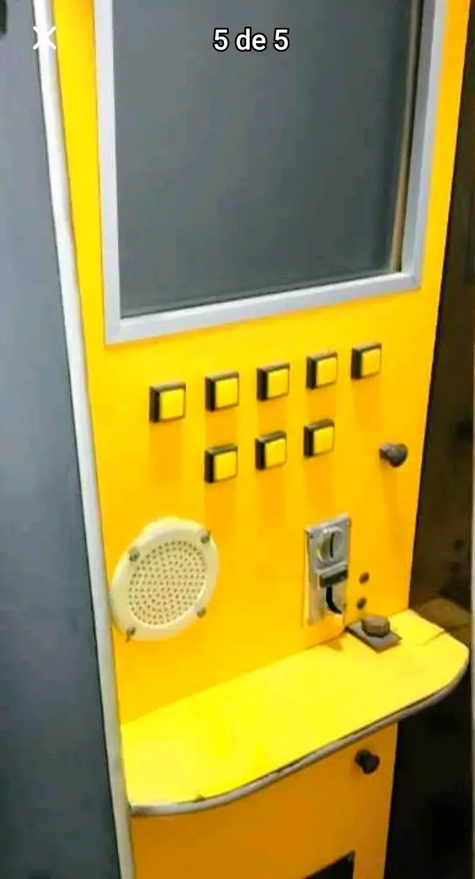 Máquina traga monedas 4 juegos con detalles - 1