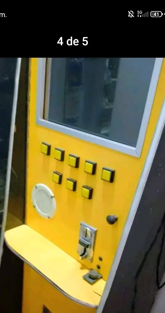 Máquina traga monedas 4 juegos con detalles - 2