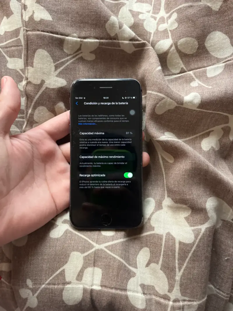 iPhone 8 con pantalla rota para repuestos - 3
