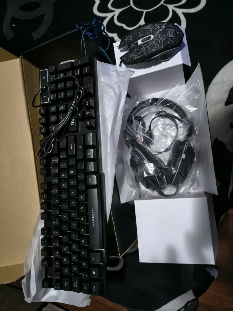 Kit de teclado, mouse y audífonos gamer con retroiluminación - 3