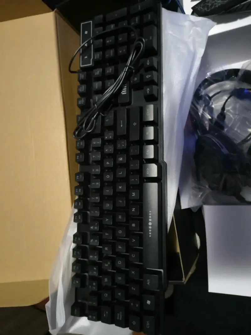 Kit de teclado, mouse y audífonos gamer con retroiluminación - 5
