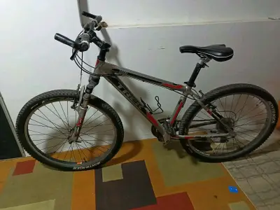 Bicicleta de Montaña Trek 4300 - miniatura 1