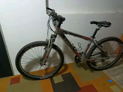 Bicicleta de Montaña Trek 4300 - miniatura 2