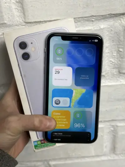 iPhone 11 64GB con caja y cargador - miniatura 2