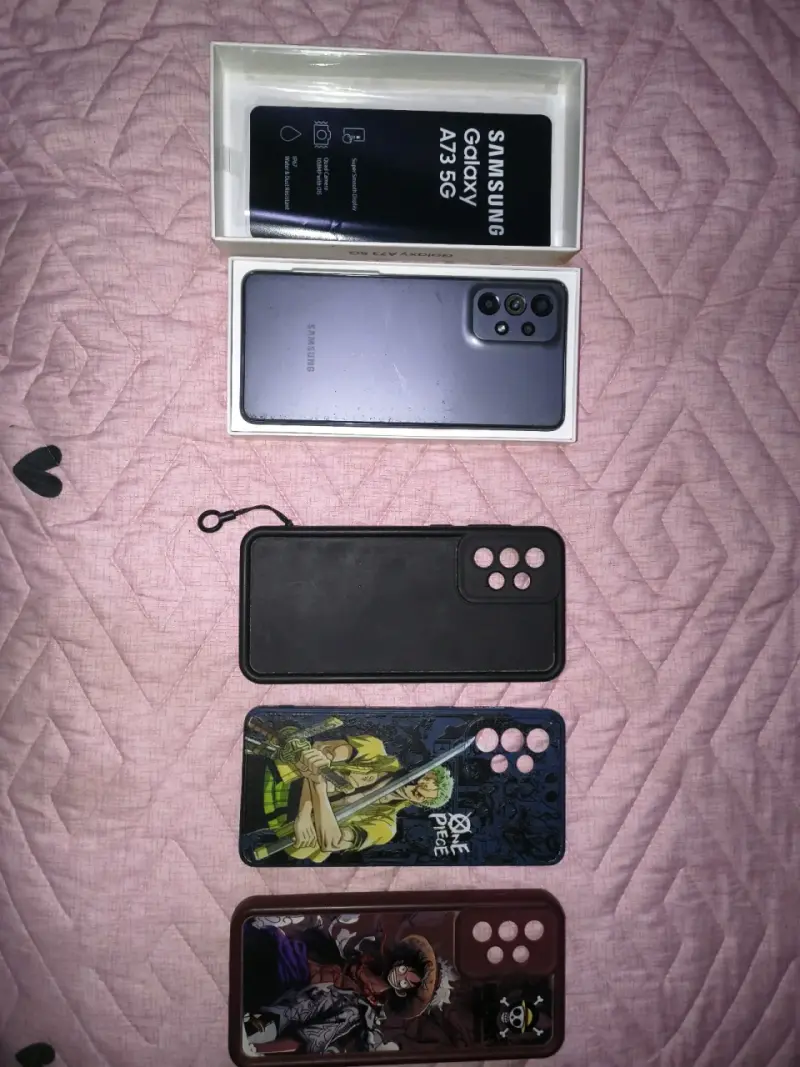 Samsung Galaxy A73 5G con fundas One Piece - 3