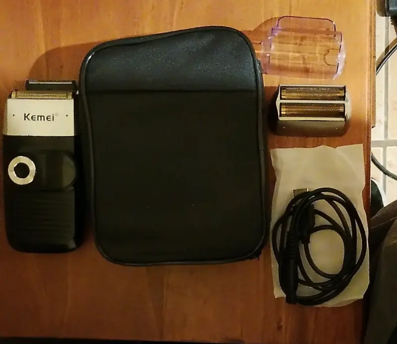 Afeitadora Kemei KM-2026 con motor rotati - 3