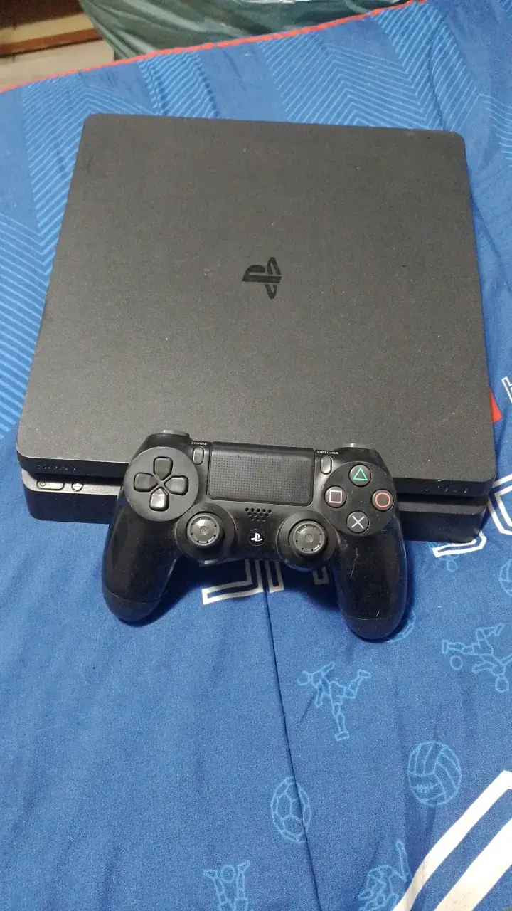 Consola PlayStation 4  pro Slim con Control