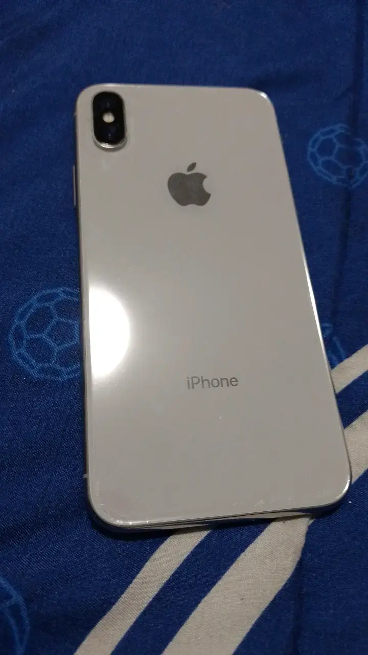 iPhone X en buen estado color plata - 2