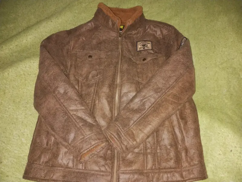 Chaqueta marrón estilo aviador - 3