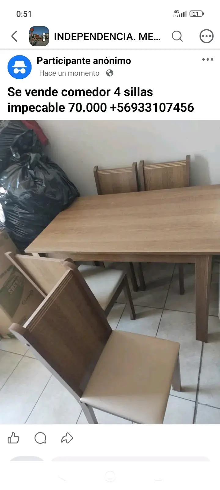 Juego de comedor con 4 sillas de madera