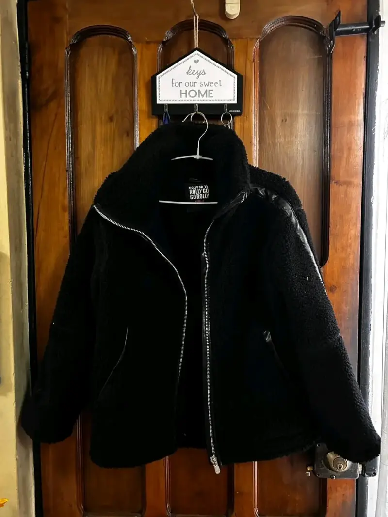Chaqueta de lana negra con cierre Roly Go - 1