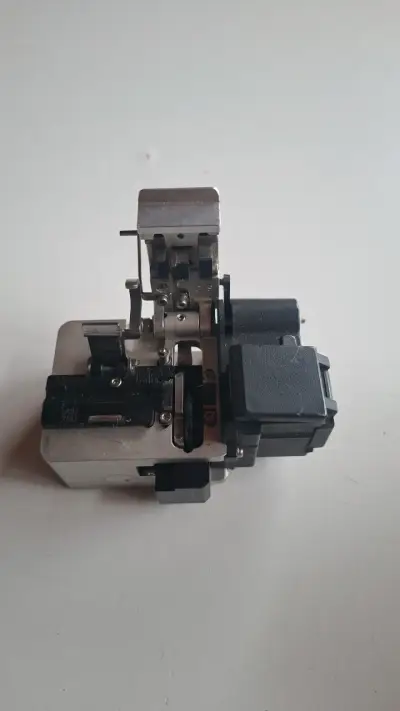 Máquina de fusión de fibra óptica Fujikura 70S - miniatura 5