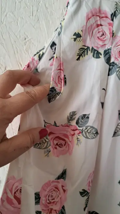 Falda floral  con diseño de rosas - miniatura 2