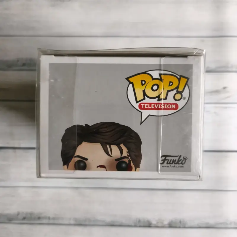 Funko Pop Steve Stranger Things Summer Exclusivo - 5