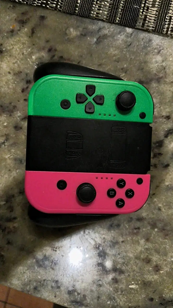 Consola Nintendo Switch con Joy-Con de colores - 4