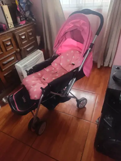 Coche de bebé rosa con estrellas - miniatura 2