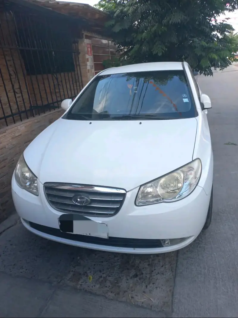 Auto Hyundai Elantra 2008 Blanco - 1