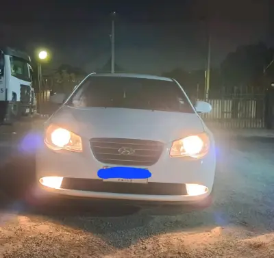 Auto Hyundai Elantra 2008 Blanco - miniatura 3