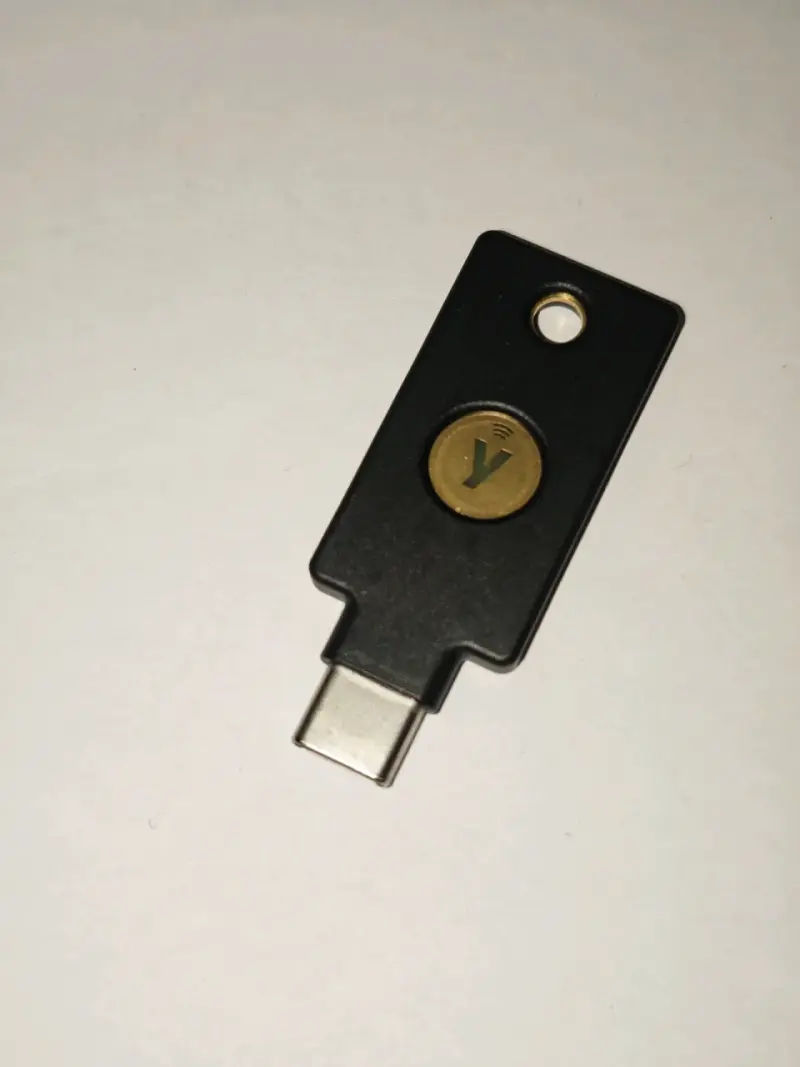 Llave de seguridad USB-C Yubico - 1