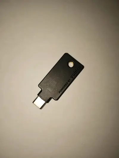 Llave de seguridad USB-C Yubico - miniatura 3
