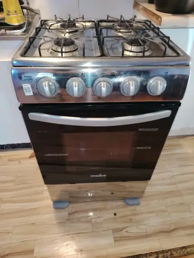 Cocina a gas Mabe con horno integrado - miniatura 1