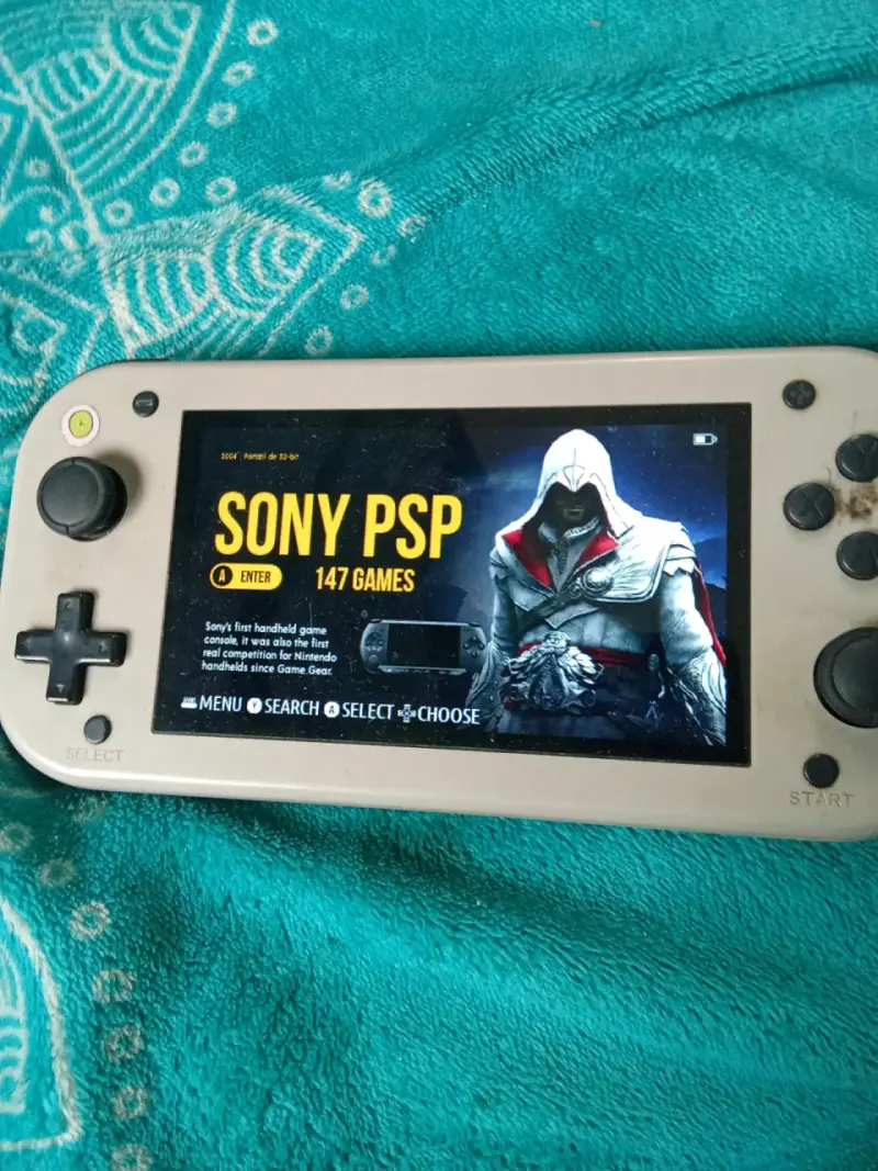 Consola portátil retro con juegos preinstalados - 2