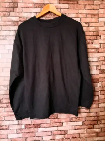 Sweater negro unisex de algodón - miniatura 1
